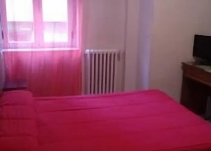 Casa de hóspedes Uría 2*